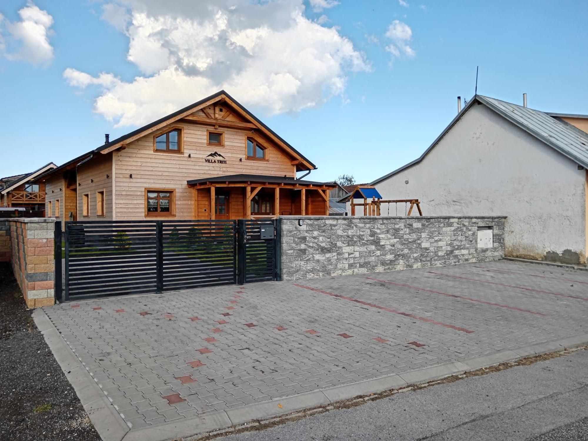 Villa Triti Стара-Лесна Экстерьер фото